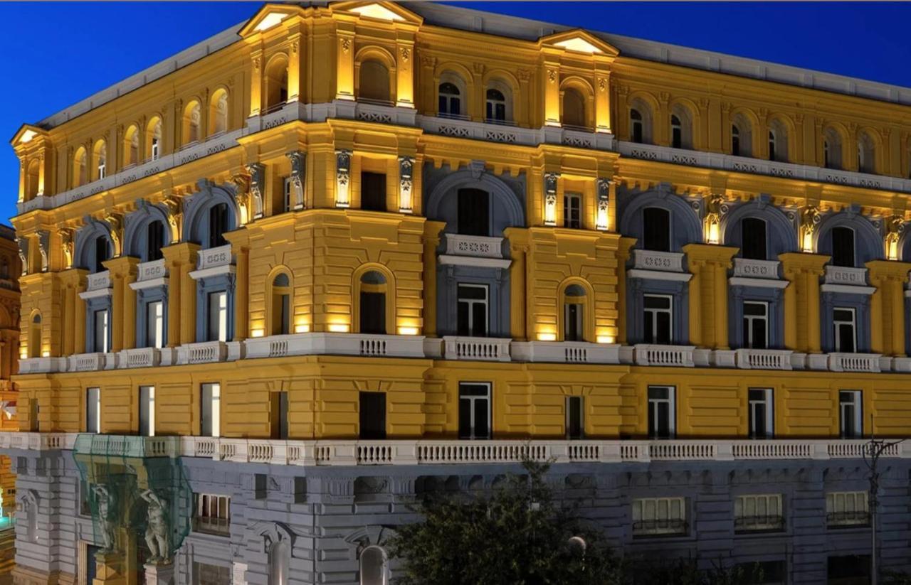 Fafgrandsuitenapoli Exterior foto